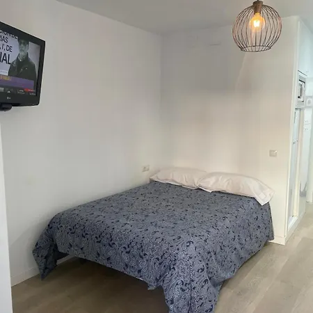 Agata Hermoso Estudio Con Piscina Y Vista Al Mar Benalmádena
